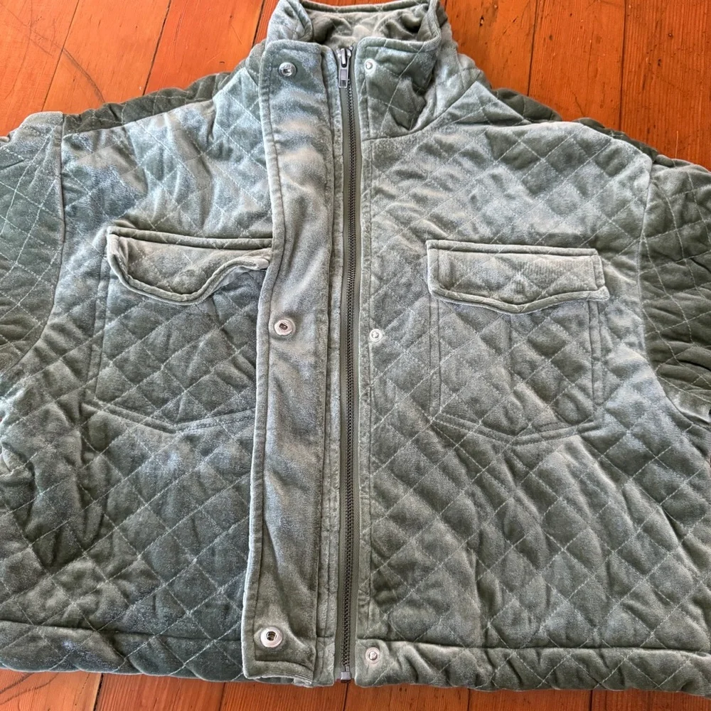 Sage Green Velvet Quilted Shorts and Jacket Matching Set - Picture 8 of 10